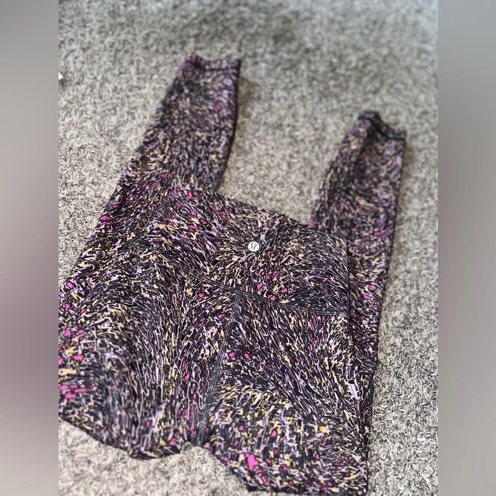 Women’s Lululemon Invigorate Topography Multi Color High-Rise Tight Size 2